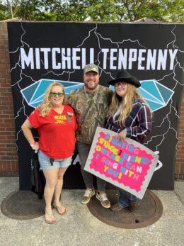 The Moose's Jodi K and her niece with Mitchell Tenpenny