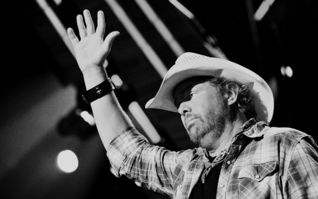 Country Music Reacts to the Passing of Toby Keith